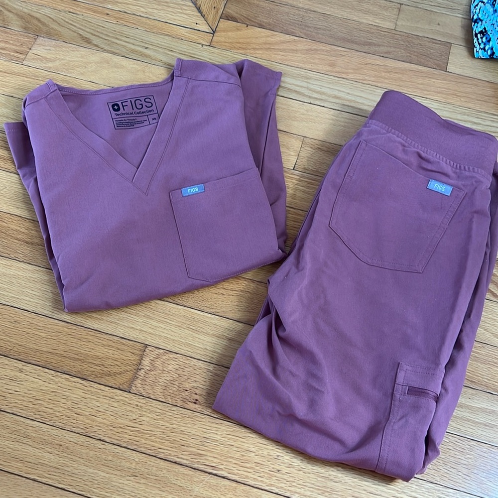 Figs scrub set